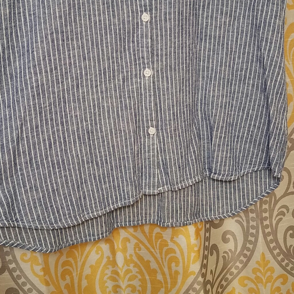 BeachLunchLounge Striped Chambray Blouse, Large - Picture 5 of 8